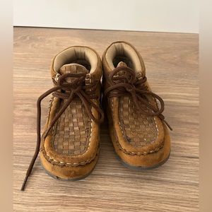 Kids Twister shoes size 9